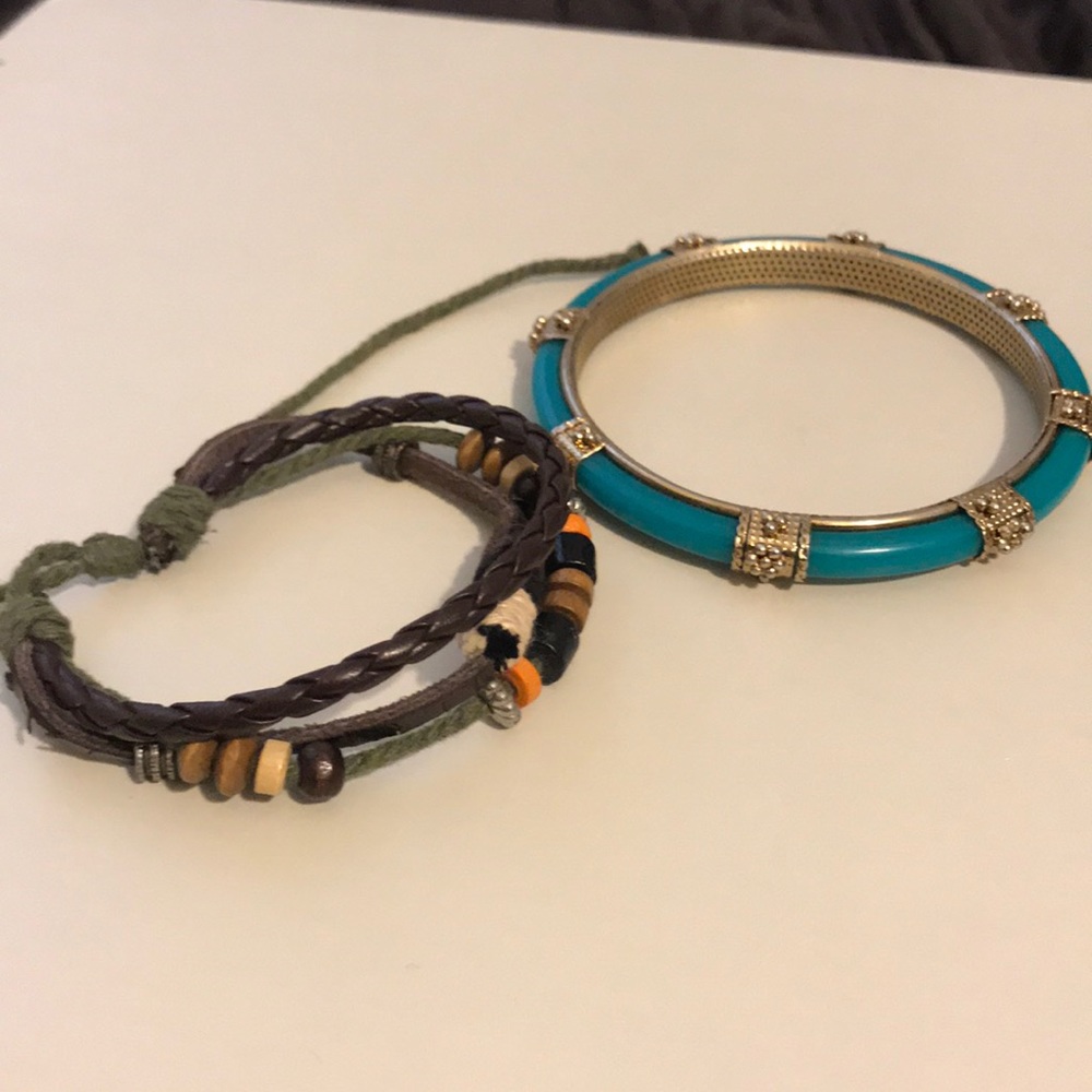 2 bracelets